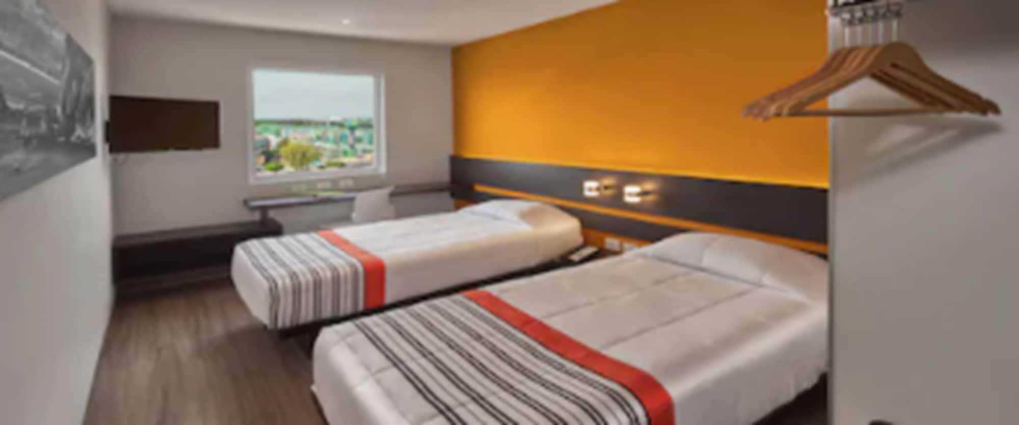 City Express Junior By Marriott Leon Centro De Convenciones Bagian luar foto