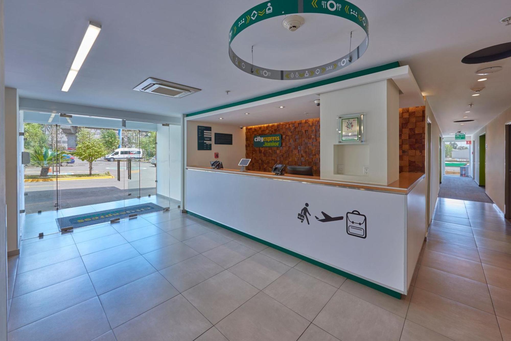 City Express Junior By Marriott Leon Centro De Convenciones Bagian luar foto