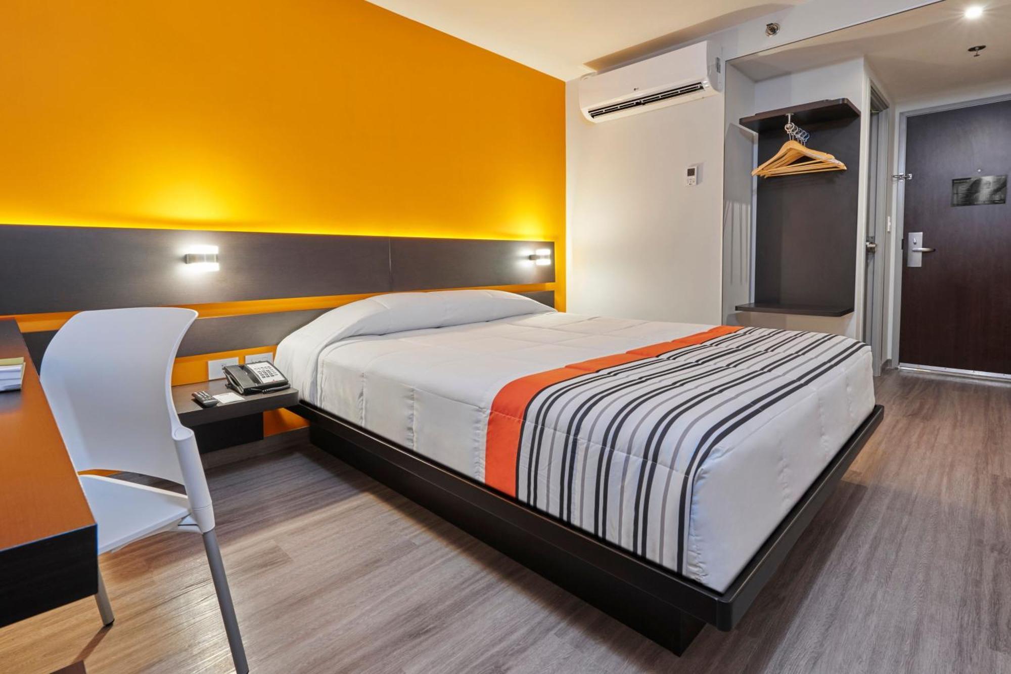 City Express Junior By Marriott Leon Centro De Convenciones Bagian luar foto