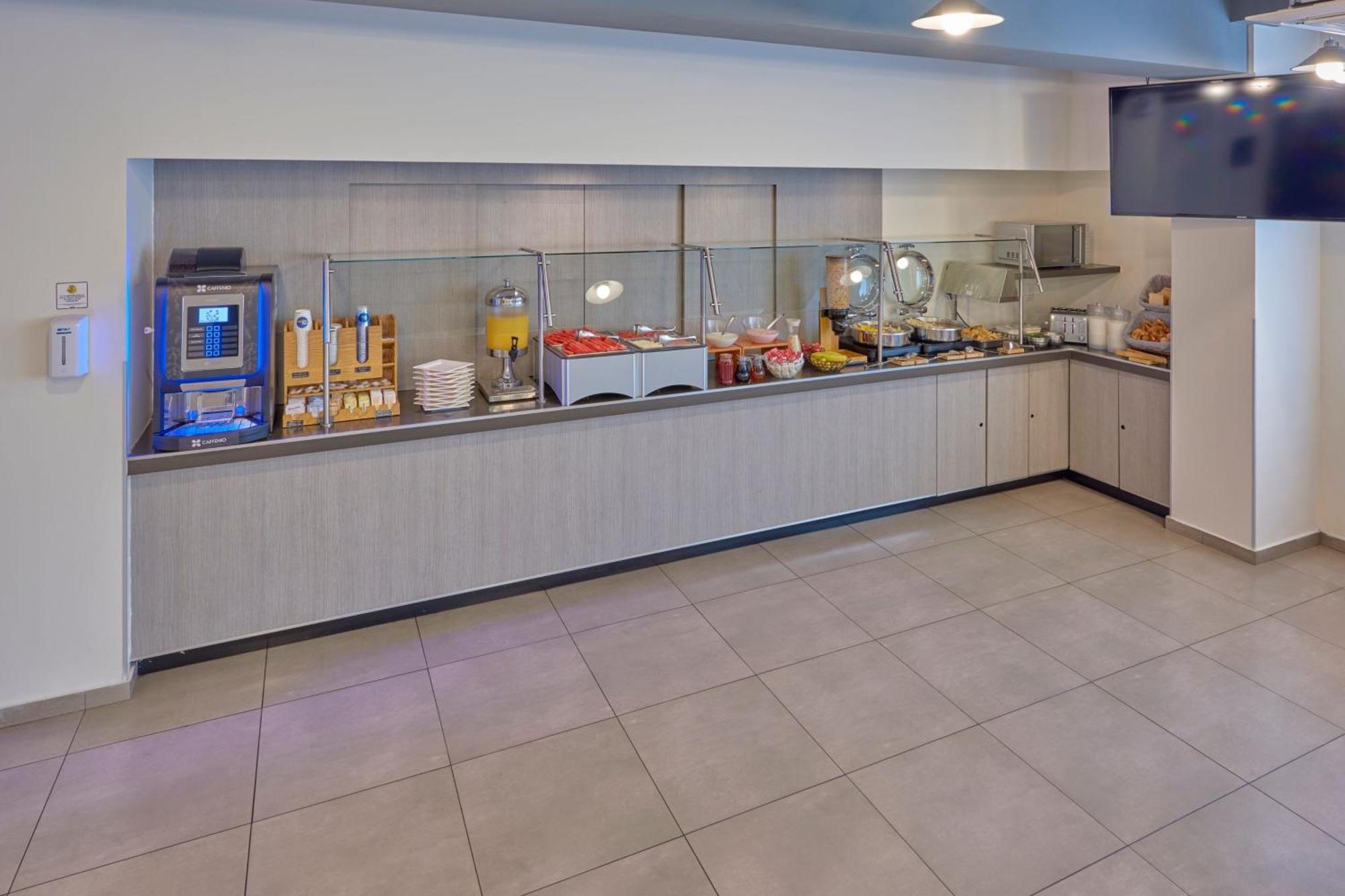 City Express Junior By Marriott Leon Centro De Convenciones Bagian luar foto
