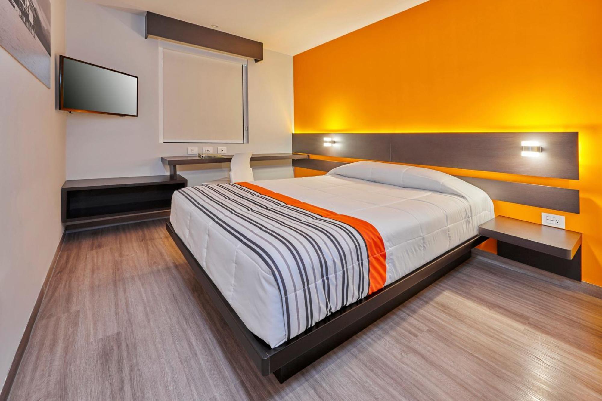 City Express Junior By Marriott Leon Centro De Convenciones Bagian luar foto