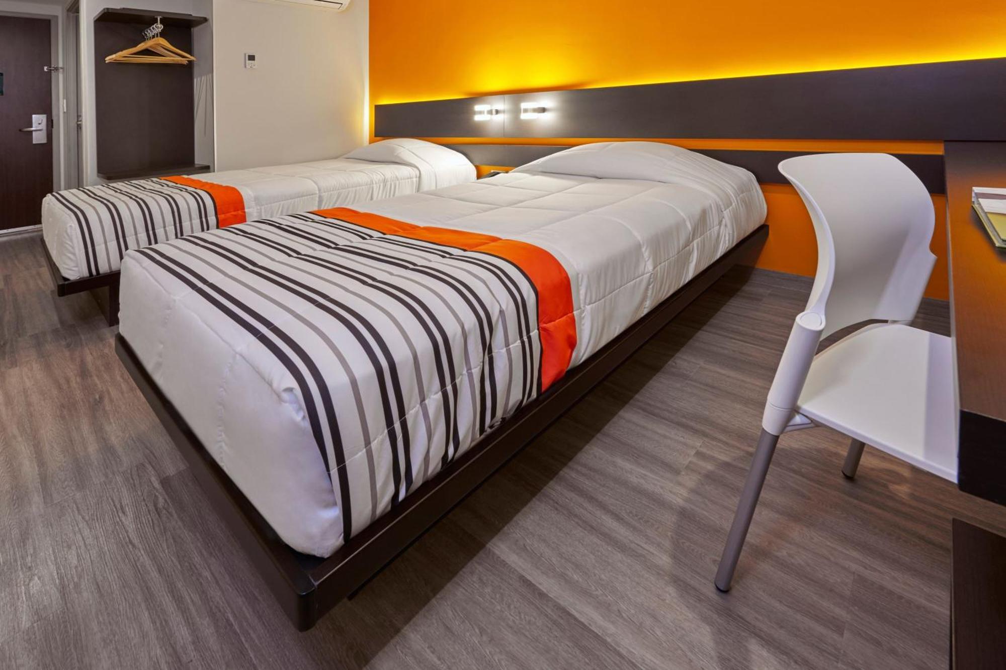 City Express Junior By Marriott Leon Centro De Convenciones Bagian luar foto