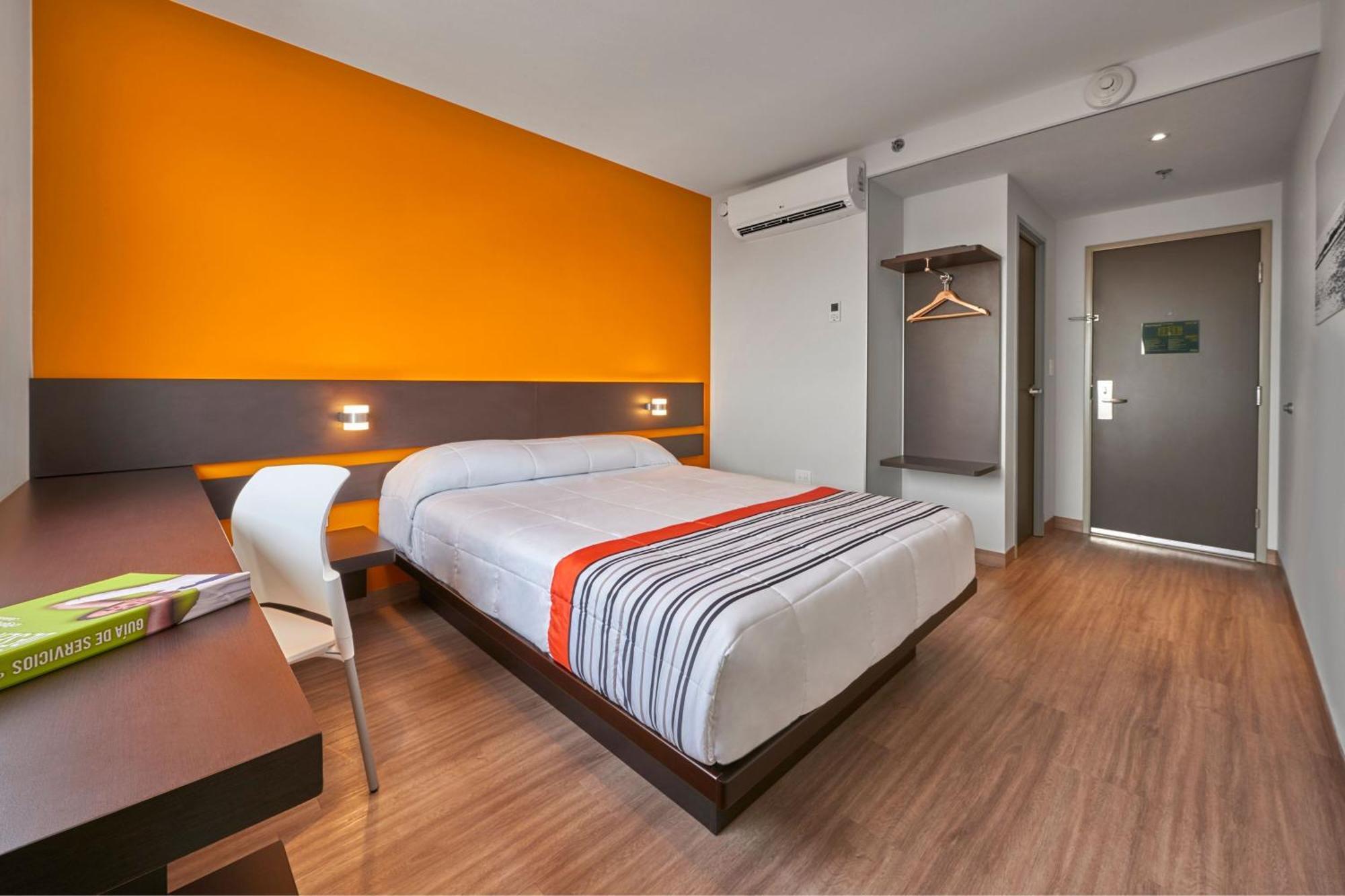 City Express Junior By Marriott Leon Centro De Convenciones Bagian luar foto