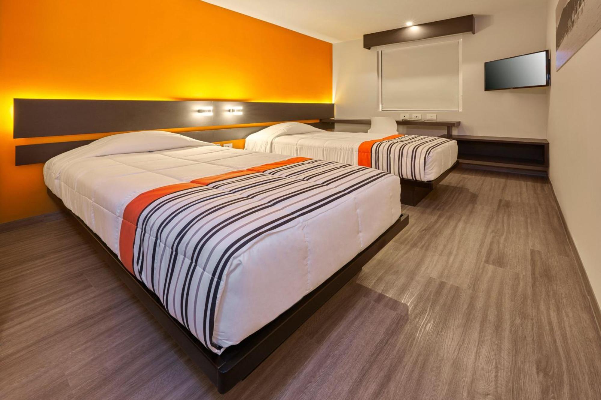 City Express Junior By Marriott Leon Centro De Convenciones Bagian luar foto