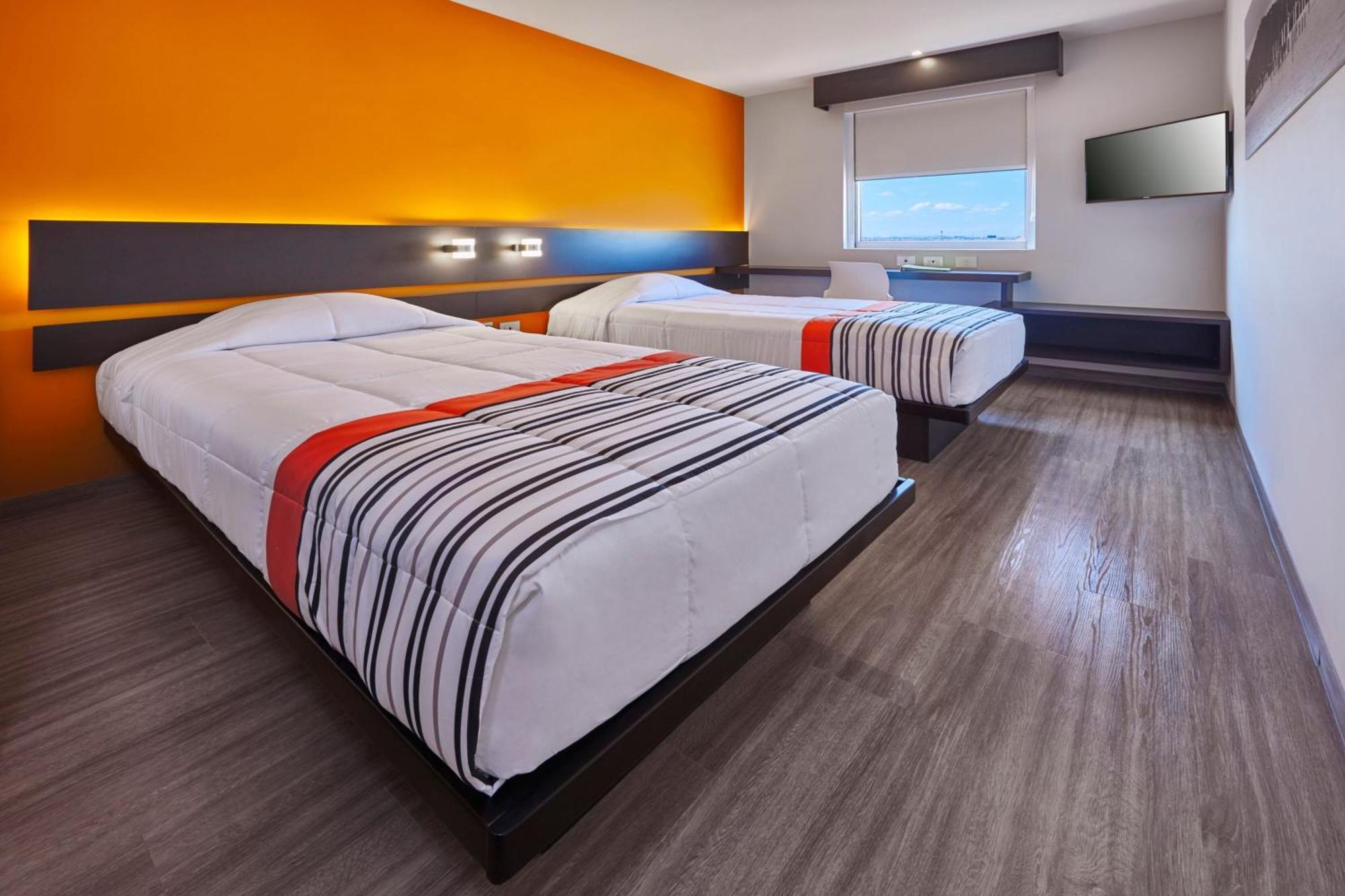 City Express Junior By Marriott Leon Centro De Convenciones Bagian luar foto