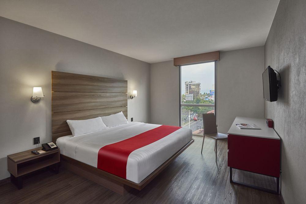 City Express Junior By Marriott Leon Centro De Convenciones Bagian luar foto