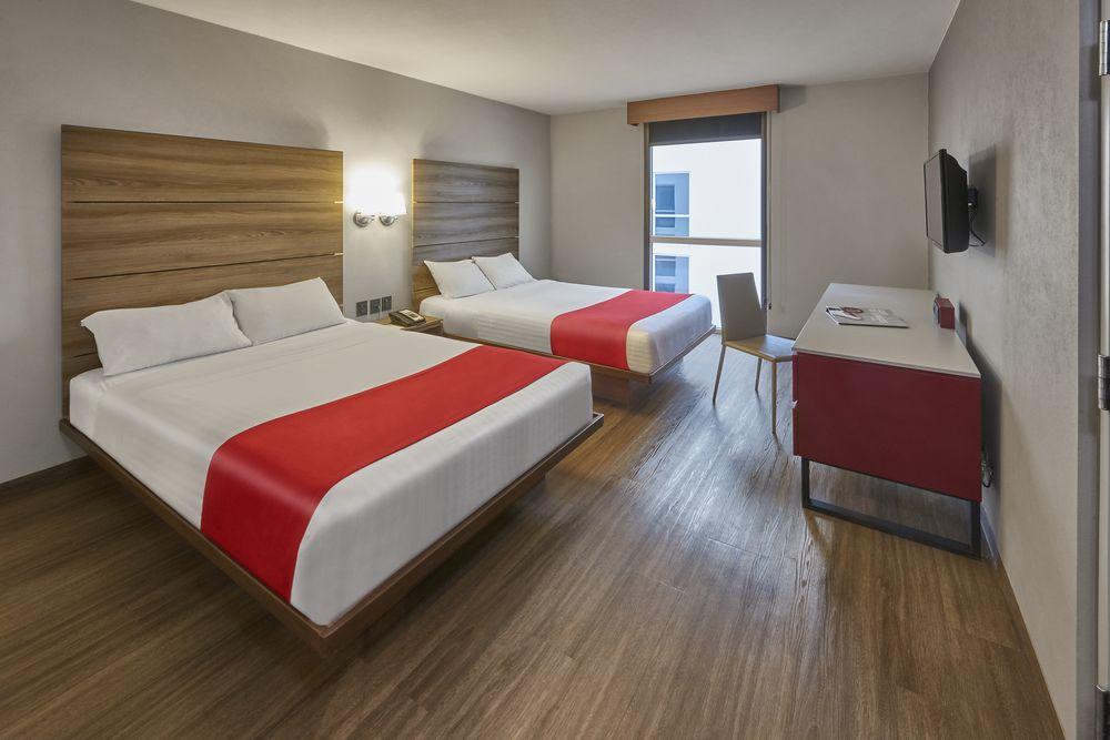 City Express Junior By Marriott Leon Centro De Convenciones Bagian luar foto