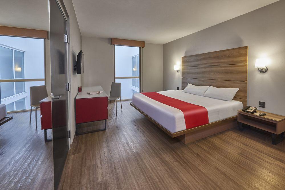 City Express Junior By Marriott Leon Centro De Convenciones Bagian luar foto